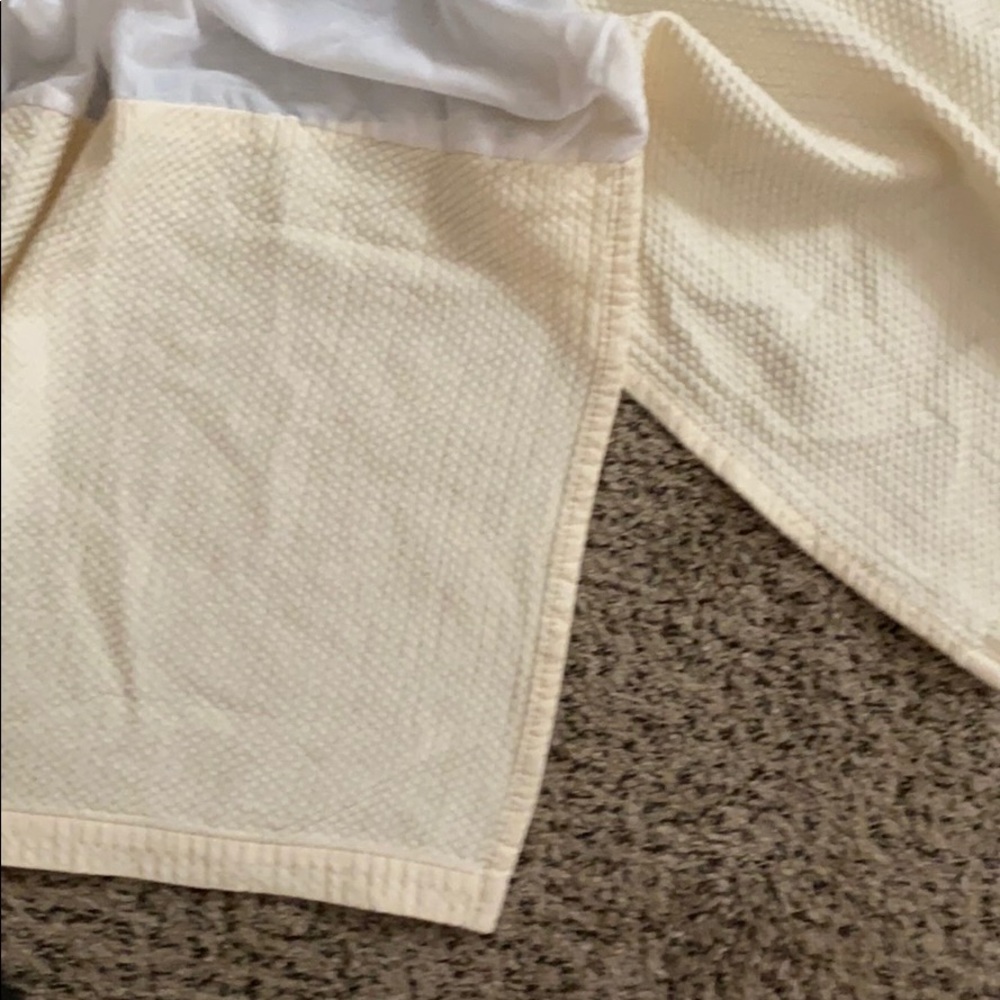 Waverly Standard Full Dust Ruffle - Picture 2 of 4